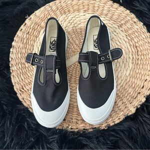 Vans style 93 Mary Jane black-and-white size 9.5 women